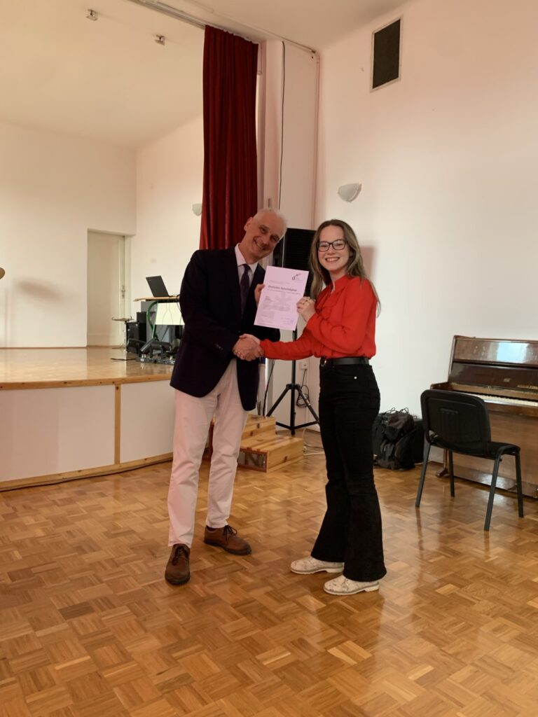 Učenica prima DSD diplomu